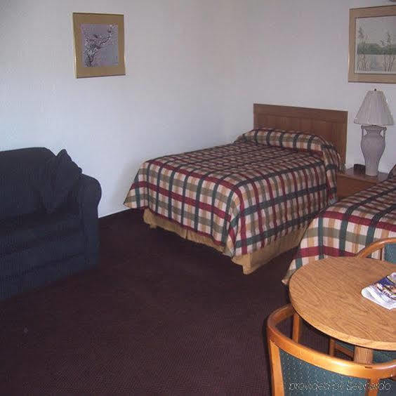 Red Carpet Inn Medford Szoba fotó